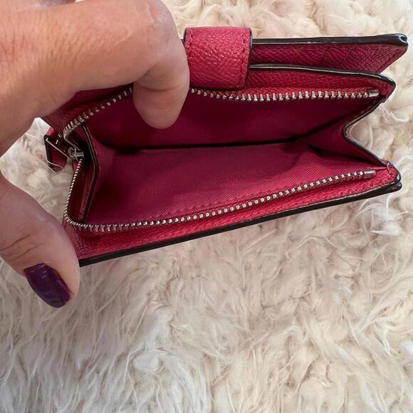 COACH Fuschia Bi Fold Wallet (CHXX030) - Picture 4 of 10